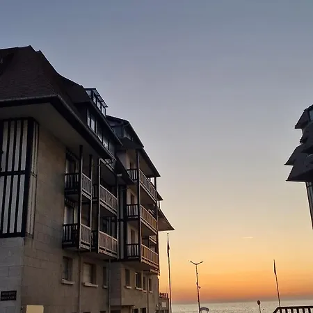 Ton Petit Coin De Paradis Avec Balcon Au Palace * Trouville-sur-Mer