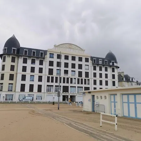 Ton Petit Coin De Paradis Avec Balcon Au Palace * Trouville-sur-Mer